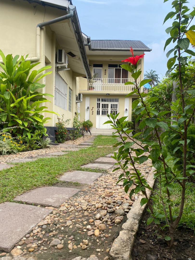 Parcelle en vente dotée d'une grande maison à Ma campagne/Ngaliema