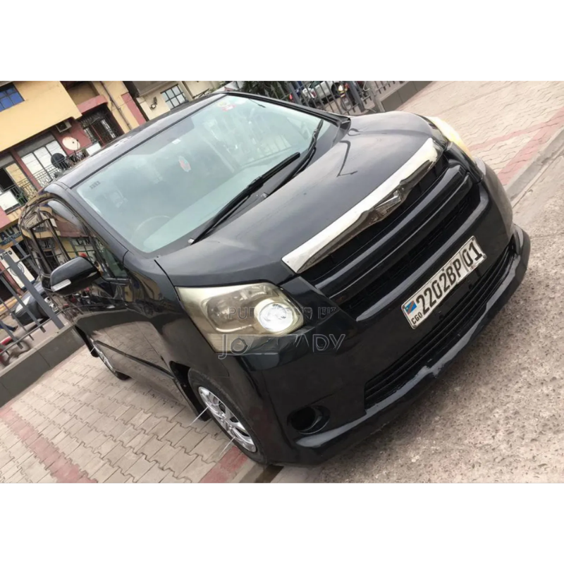 Toyota Noah 2012 Noir