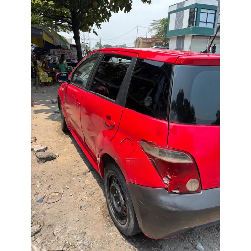 Toyota IST 2010 Rouge