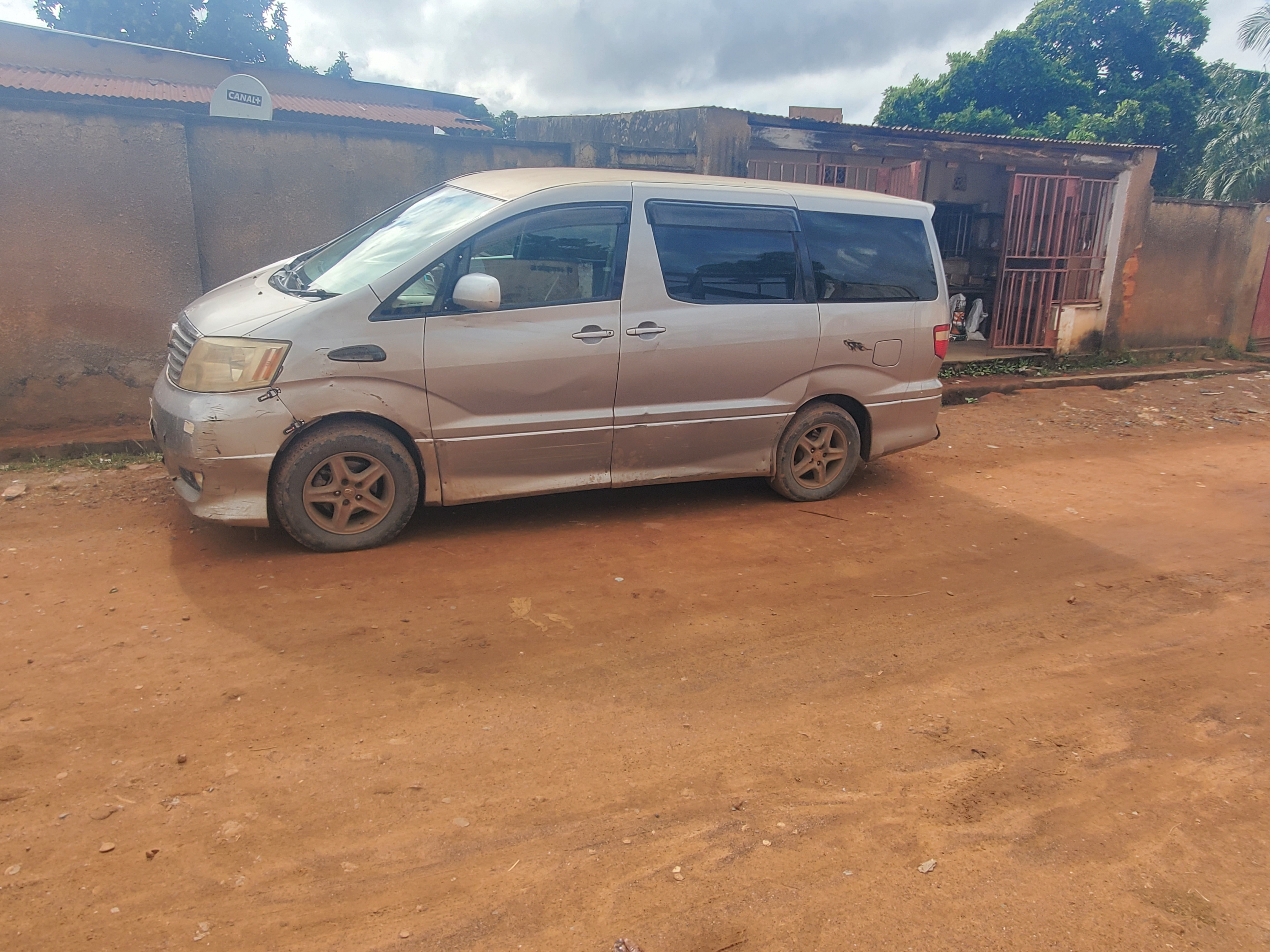 voiture d'occasion alphard 