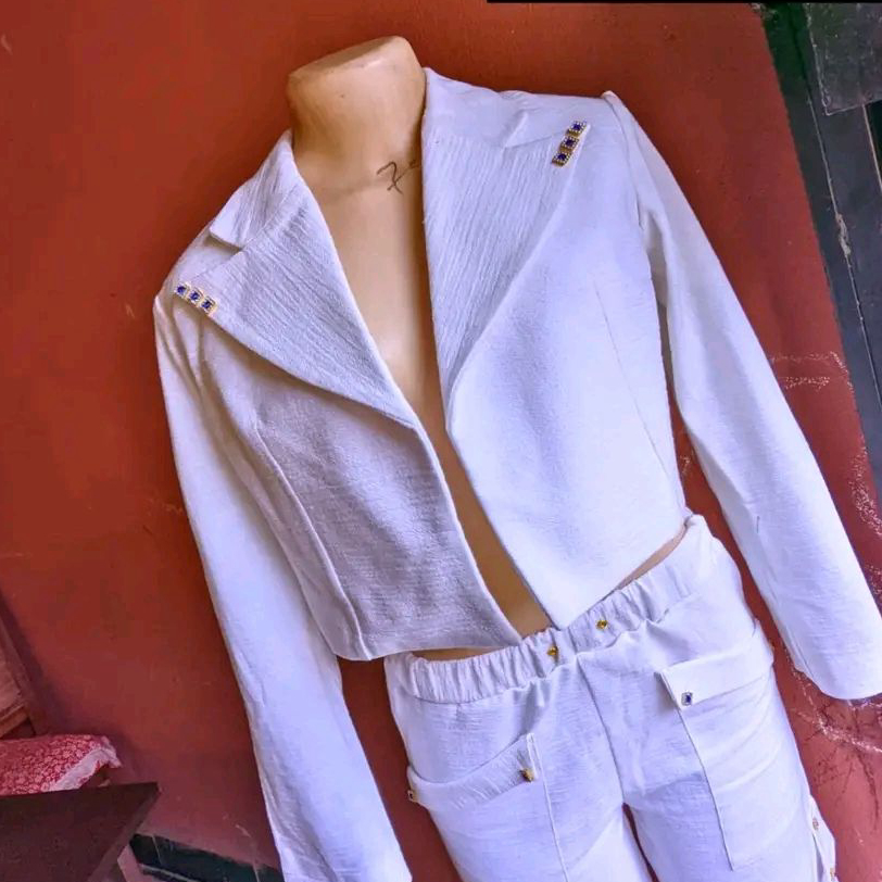 ensemble pantalon et veston féminin 