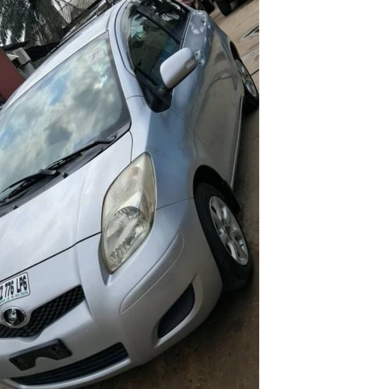 Toyota Yaris Vitz 2002