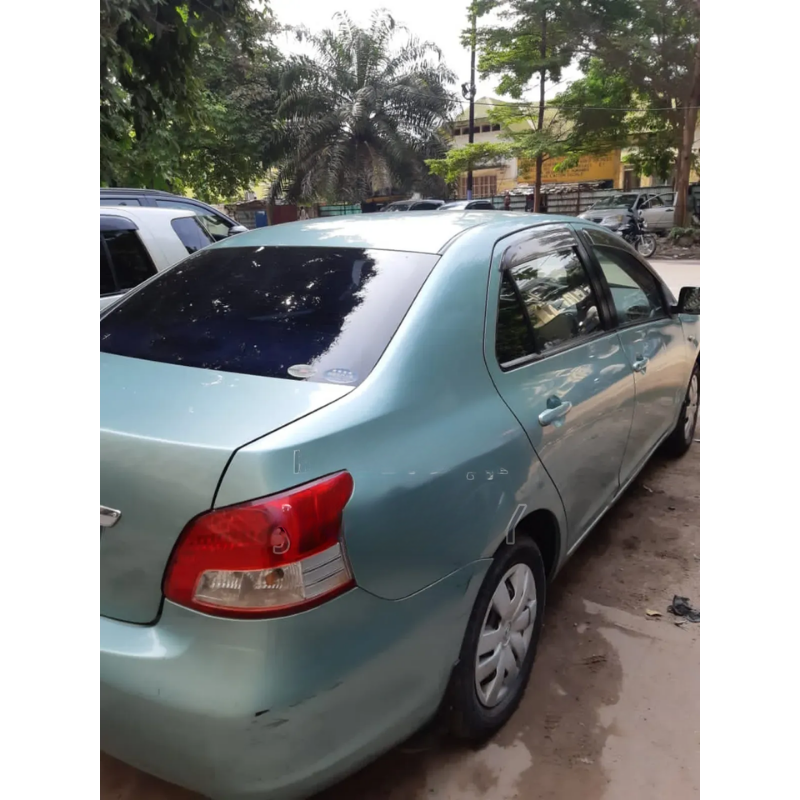 Toyota Belta 2006 Bleu